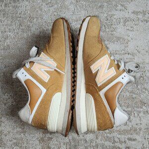 7 US Women's New Balance 574 Lifestyle Sneakers